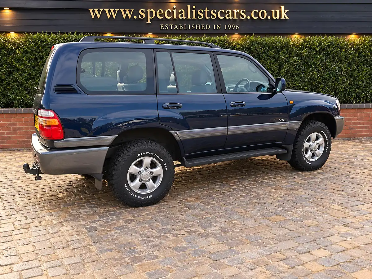 Used 2000 Toyota Land Cruiser Amazon Vx Blue - Interior and Exterior details 8