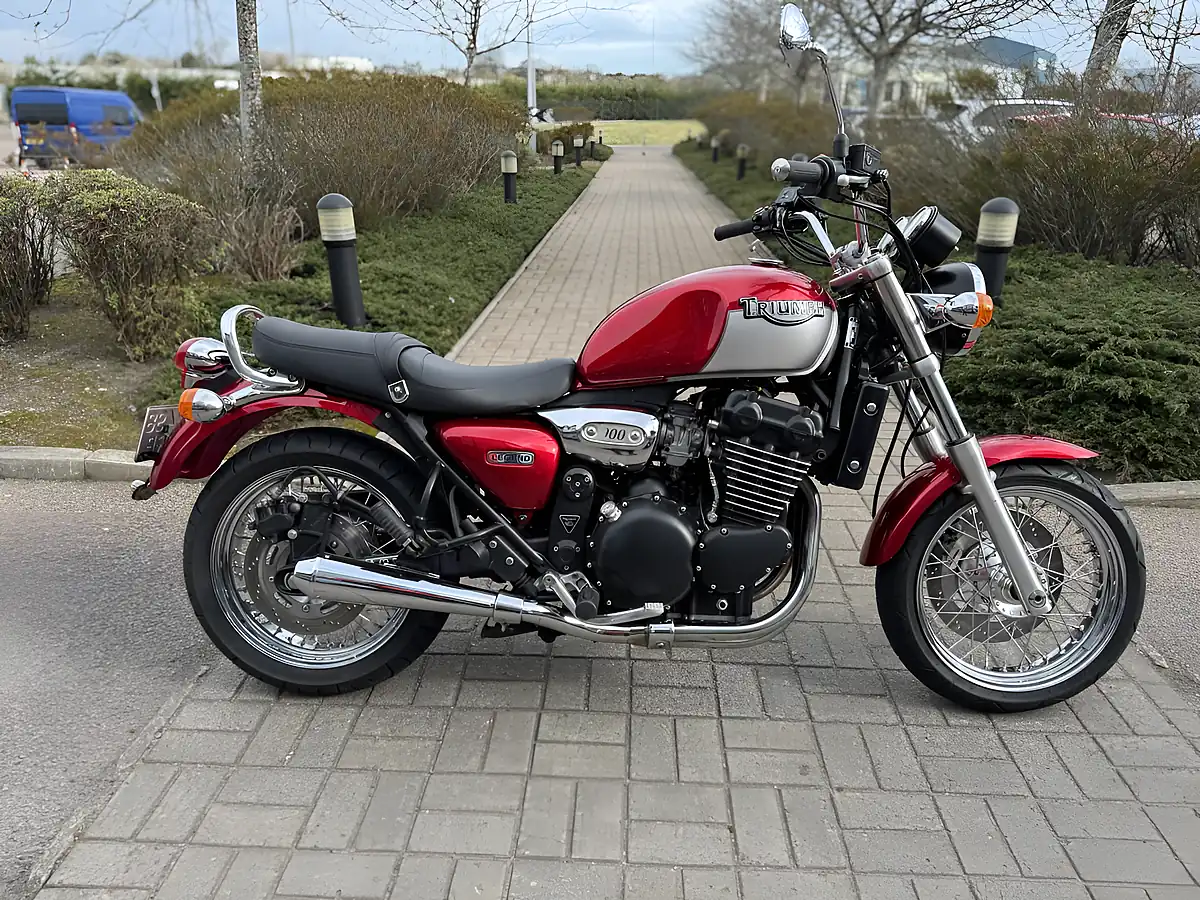 Used 2000 Triumph Legend Tt Dl V-ST Red/Silver - Front View
