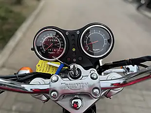 Used 2000 Triumph Legend Tt Dl V-ST Red/Silver - Interior and Exterior details 11