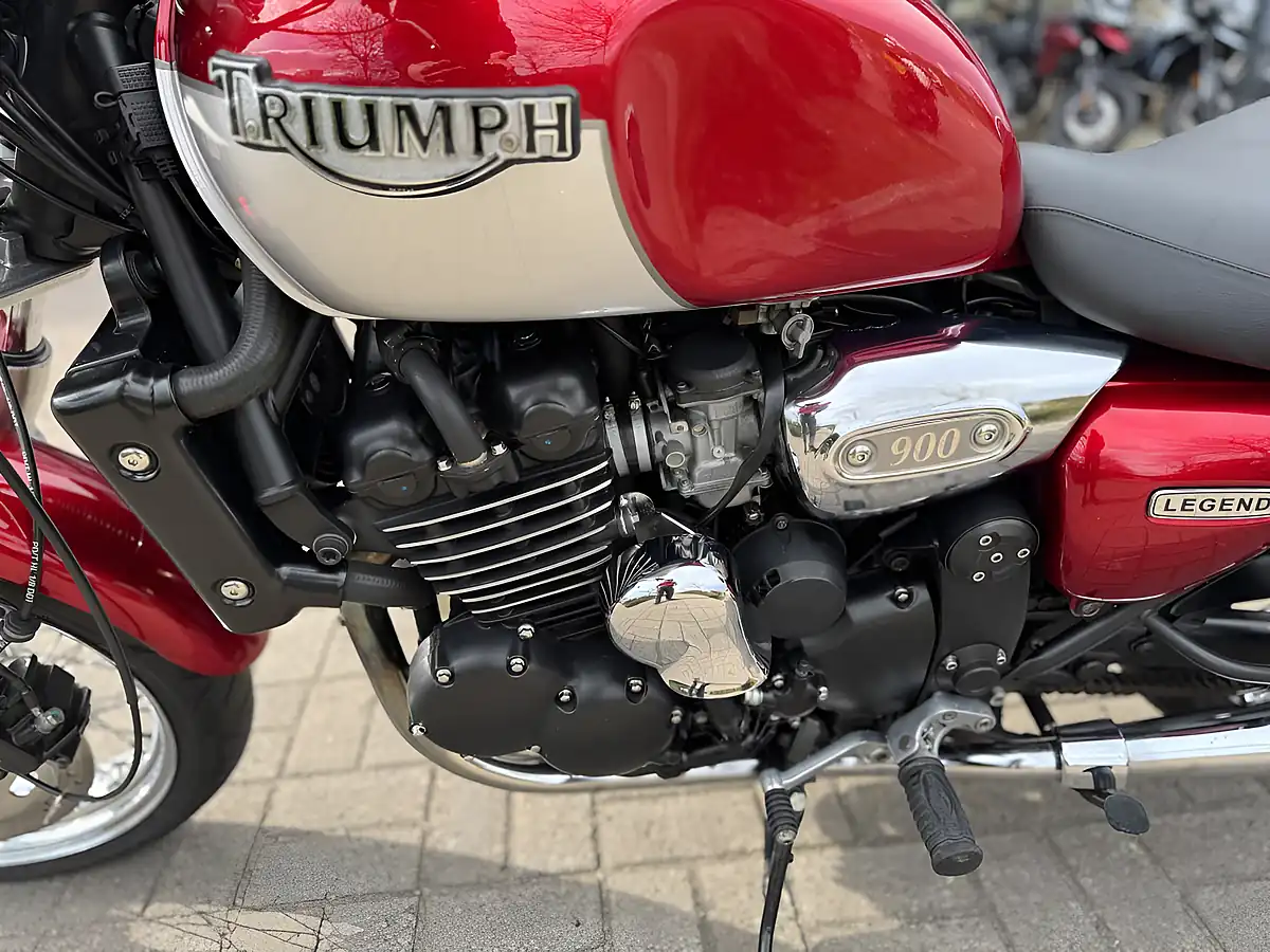 Used 2000 Triumph Legend Tt Dl V-ST Red/Silver - Interior and Exterior details 17