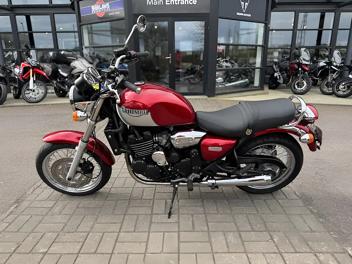 Used 2000 Triumph Legend Tt Dl V-ST Red/Silver - Interior and Exterior details 6