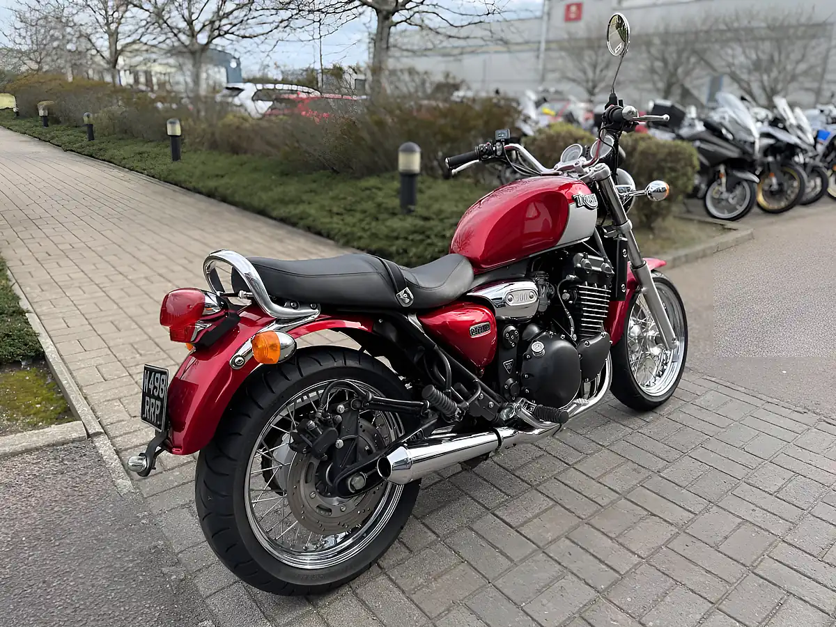 Used 2000 Triumph Legend Tt Dl V-ST Red/Silver - Interior and Exterior details 9