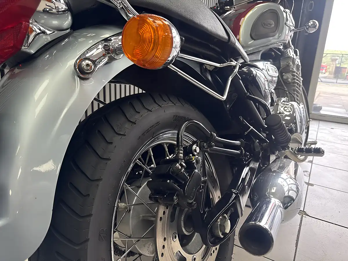 Used 2000 Triumph Thunderbird Silver and Red - Interior and Exterior details 10