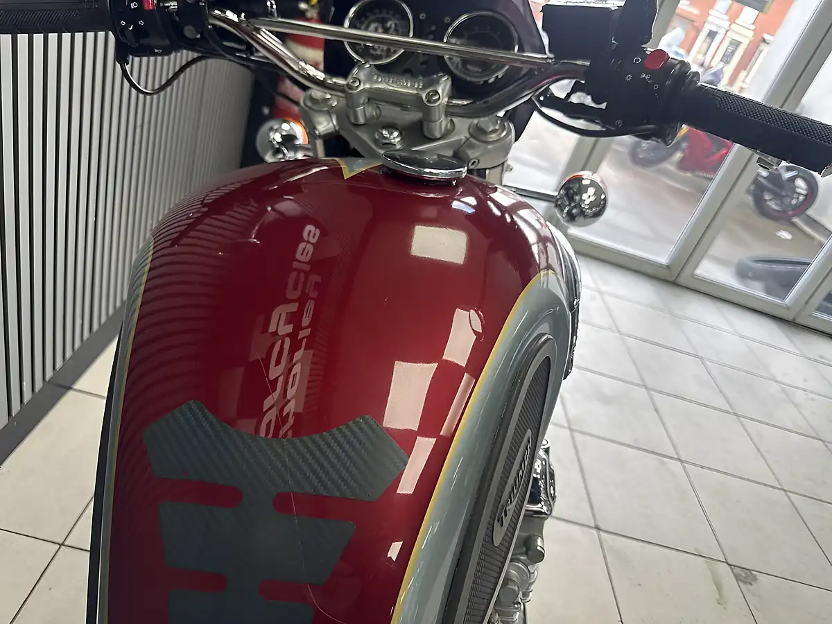 Used 2000 Triumph Thunderbird Silver and Red - Interior and Exterior details 12