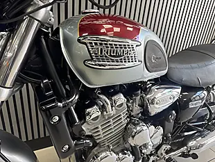 Used 2000 Triumph Thunderbird Silver and Red - Interior and Exterior details 15