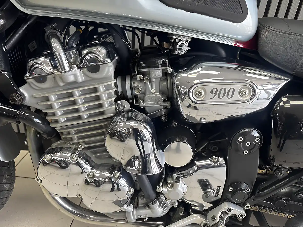 Used 2000 Triumph Thunderbird Silver and Red - Interior and Exterior details 19
