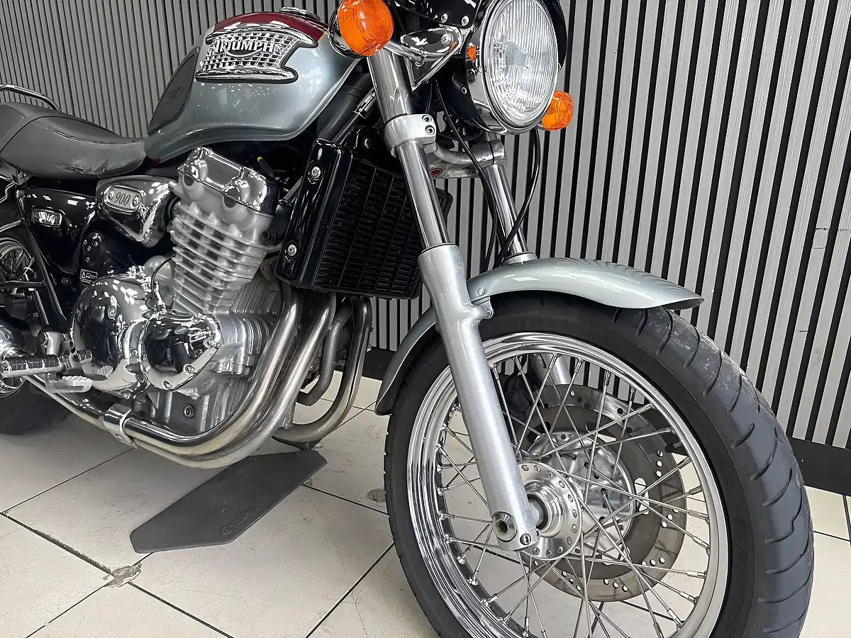 Used 2000 Triumph Thunderbird Silver and Red - Interior and Exterior details 3