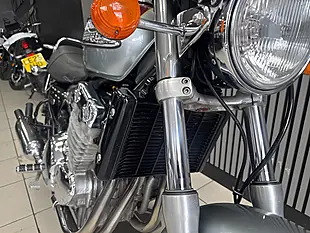 Used 2000 Triumph Thunderbird Silver and Red - Interior and Exterior details 4