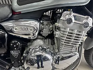 Used 2000 Triumph Thunderbird Silver and Red - Interior and Exterior details 7