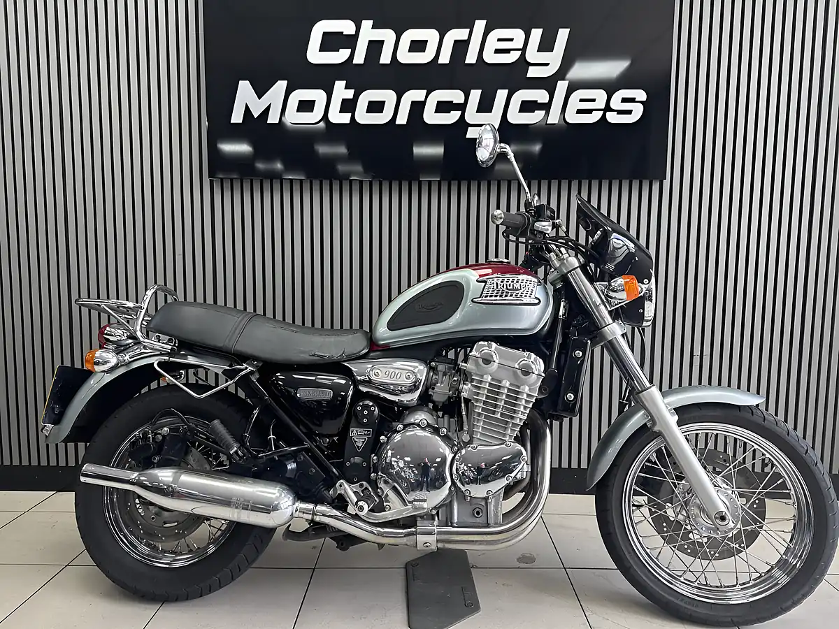 Used 2000 Triumph Thunderbird Silver and Red - Interior and Exterior details 8