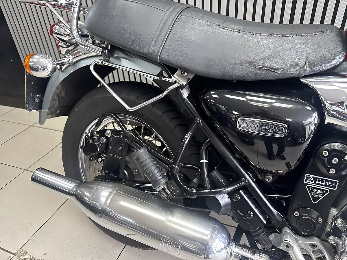 Used 2000 Triumph Thunderbird Silver and Red - Interior and Exterior details 9