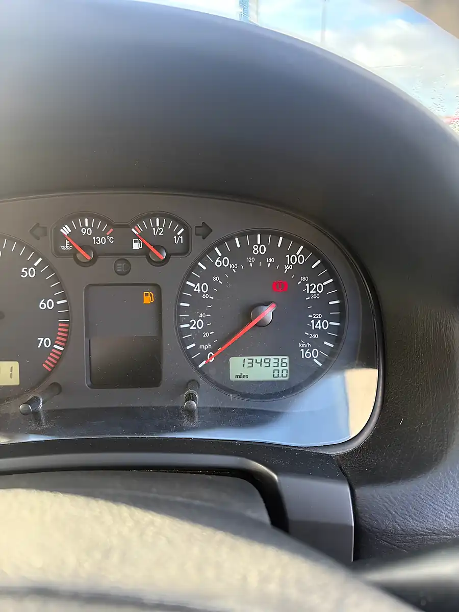 Used 2000 Volkswagen Golf Silver - Interior and Exterior details 11