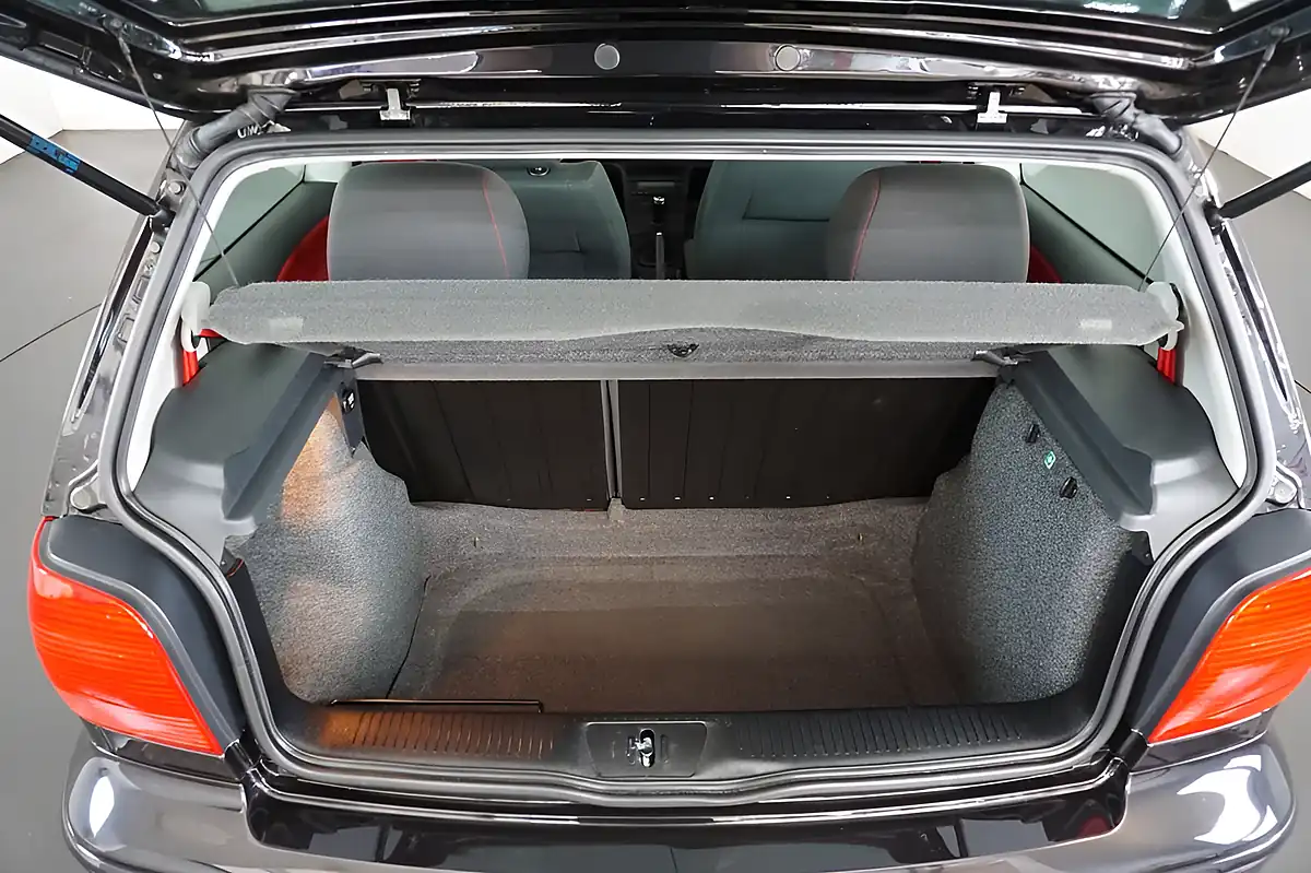Used 2000 Volkswagen Polo GTI Black - Interior and Exterior details 8