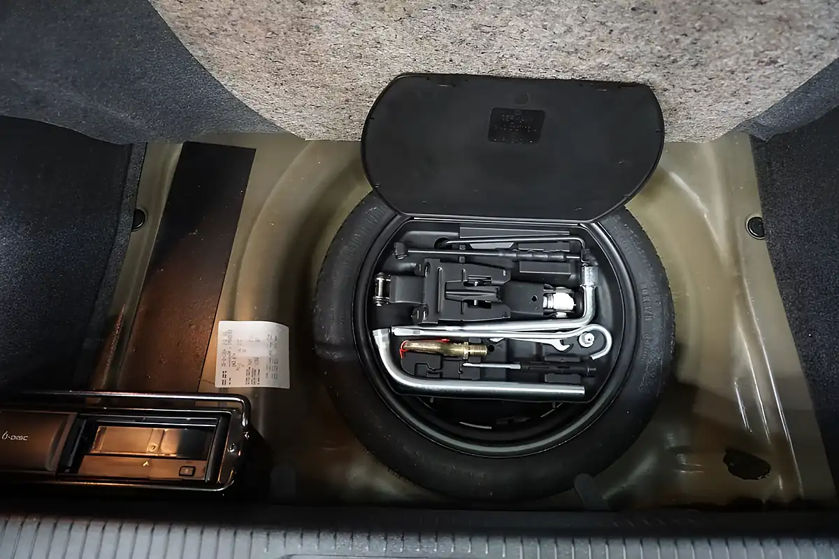 Used 2000 Volkswagen Polo GTI Black - Interior and Exterior details 9
