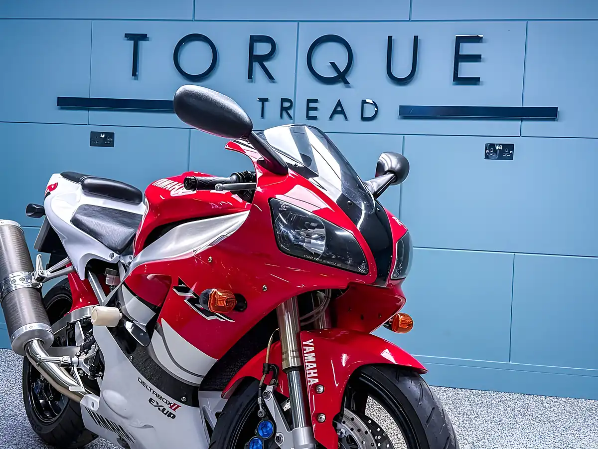 Used 2000 Yamaha R1 Super Sports White - Interior and Exterior details 10