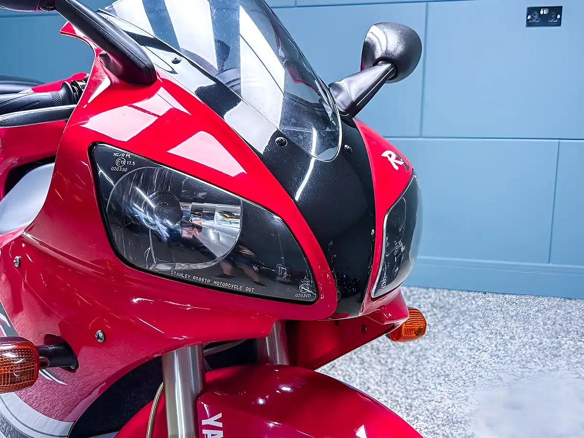 Used 2000 Yamaha R1 Super Sports White - Interior and Exterior details 11