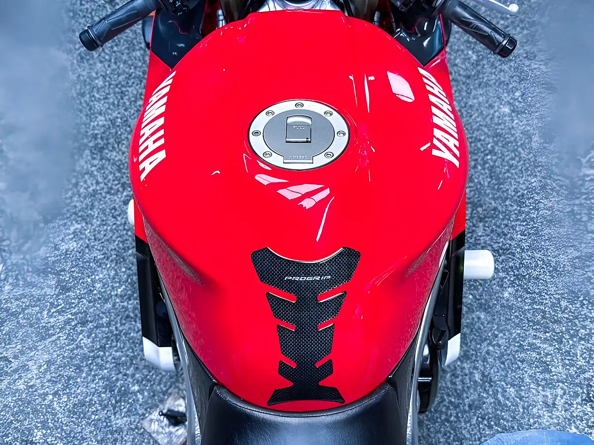Used 2000 Yamaha R1 Super Sports White - Interior and Exterior details 14