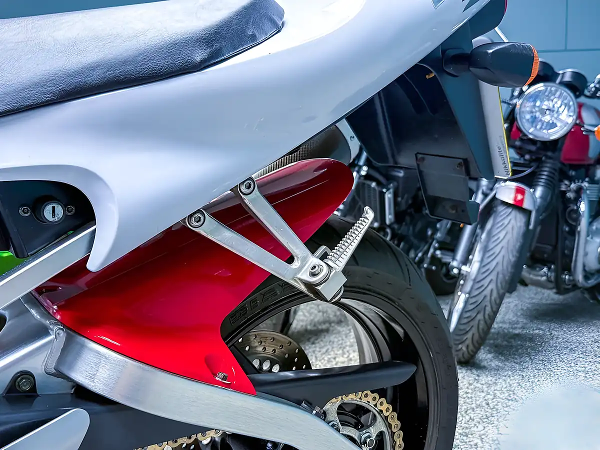 Used 2000 Yamaha R1 Super Sports White - Interior and Exterior details 16