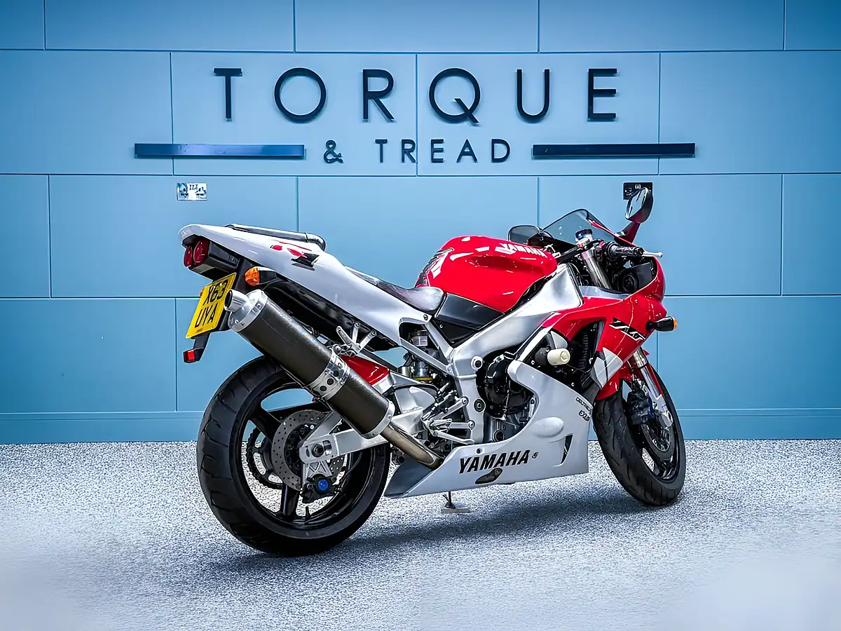 Used 2000 Yamaha R1 Super Sports White - Interior and Exterior details 3