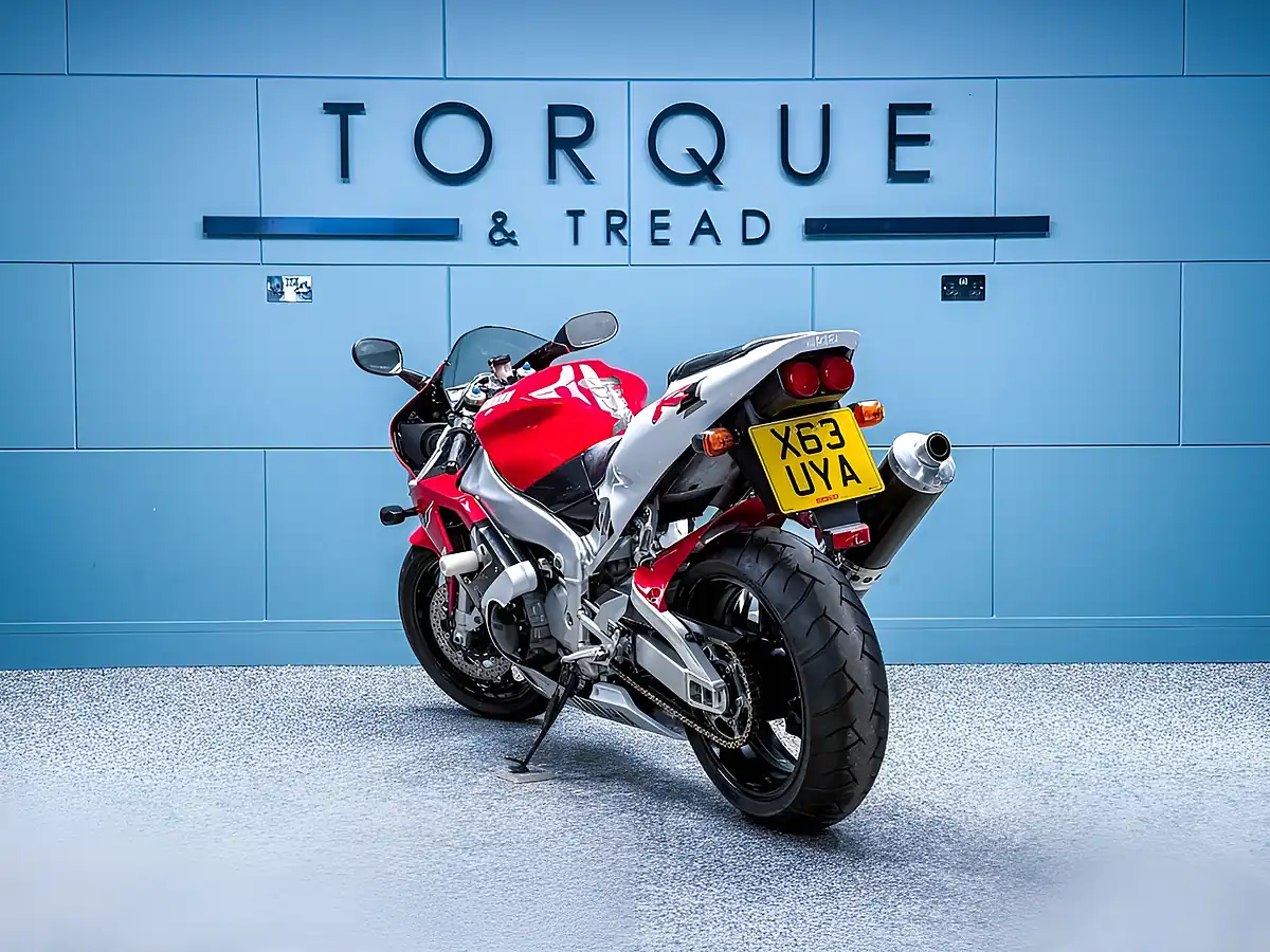 Used 2000 Yamaha R1 Super Sports White - Interior and Exterior details 6