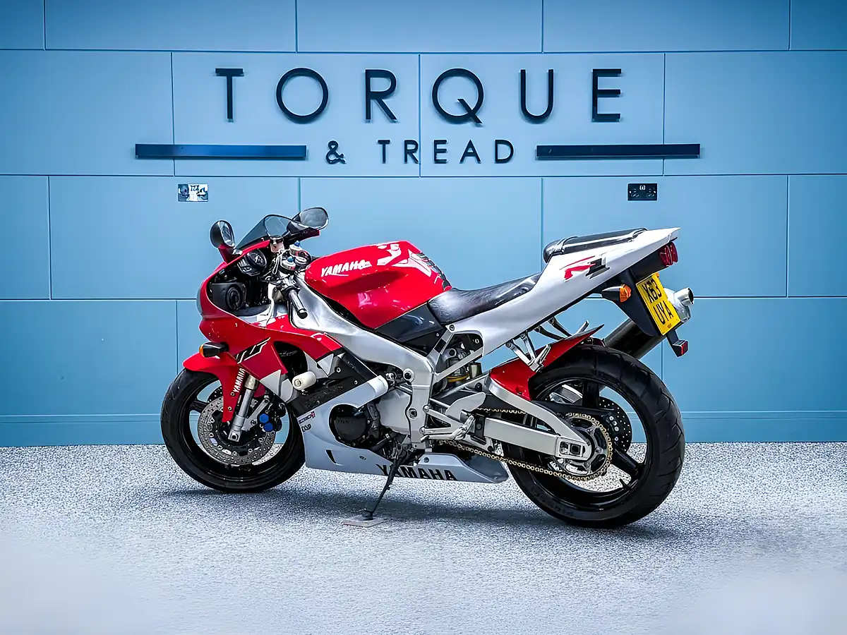 Used 2000 Yamaha R1 Super Sports White - Interior and Exterior details 7