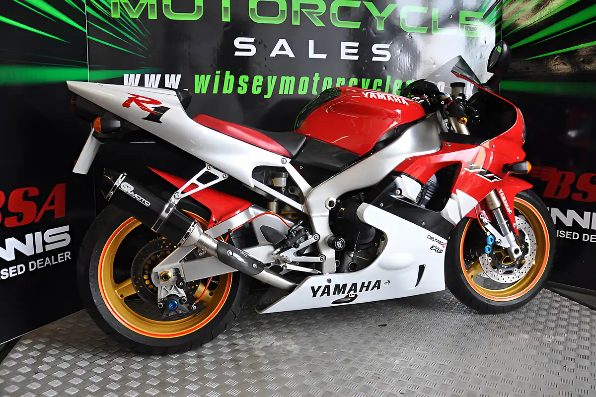 Used 2000 Yamaha YZF-R1 4XV Red/White - Interior and Exterior details 16