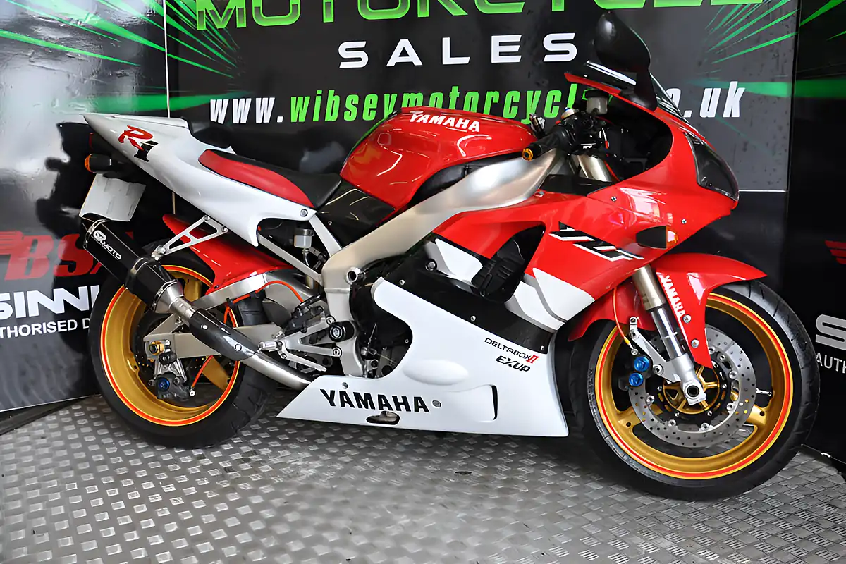 Used 2000 Yamaha YZF-R1 4XV Red/White - Interior and Exterior details 17