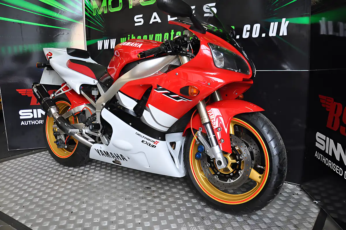 Used 2000 Yamaha YZF-R1 4XV Red/White - Interior and Exterior details 19