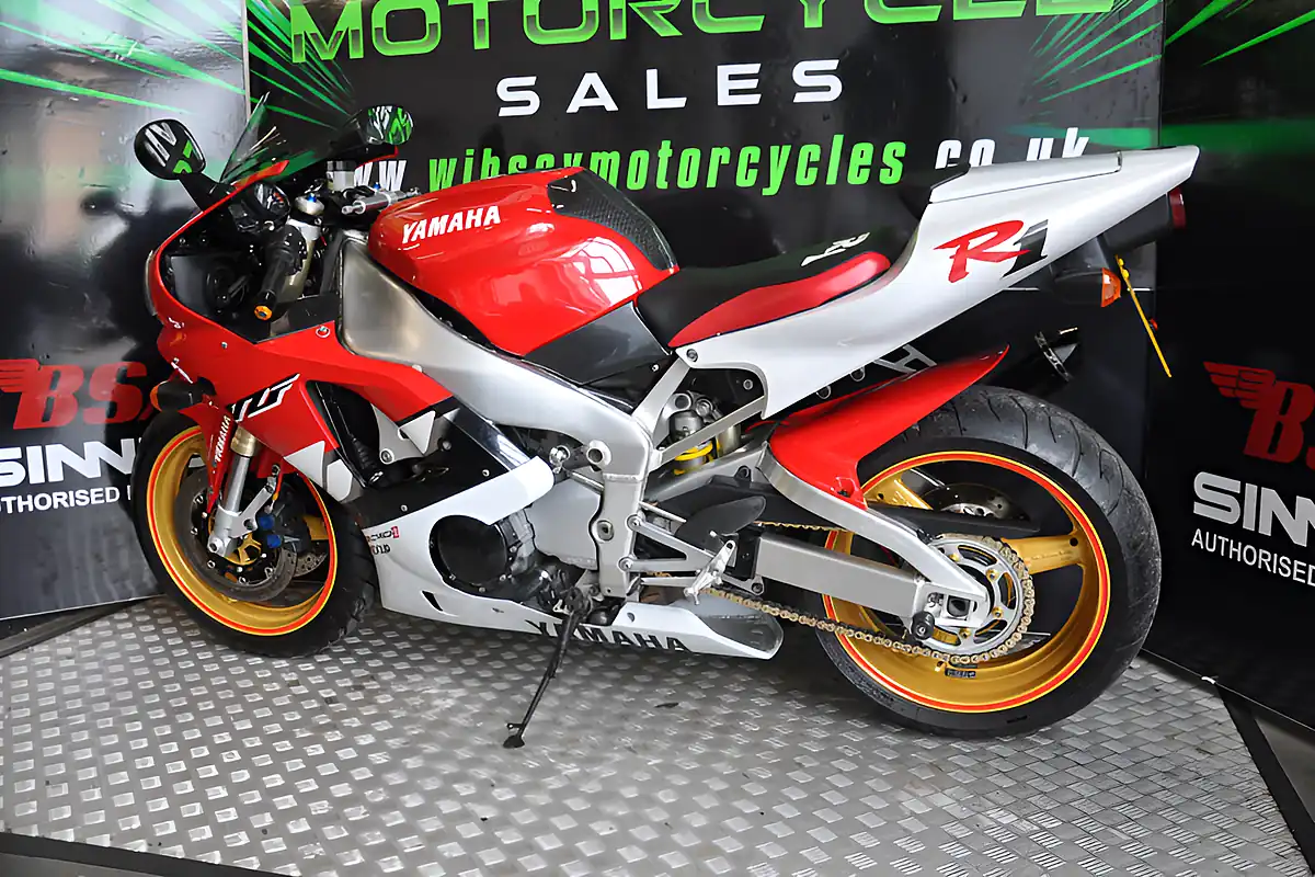 Used 2000 Yamaha YZF-R1 4XV Red/White - Interior and Exterior details 5