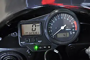 Used 2000 Yamaha YZF-R1 4XV Red/White - Interior and Exterior details 8