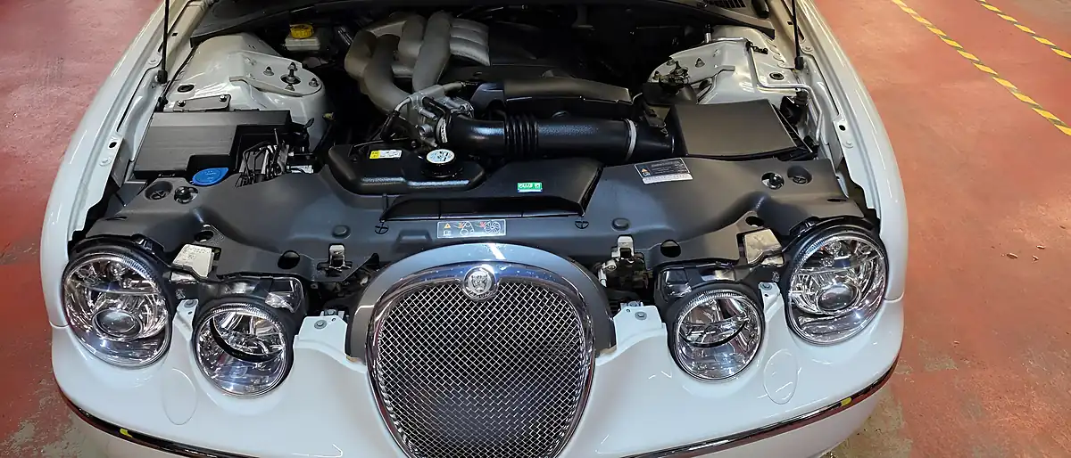 Used 20007 Jaguar S-Type Se White - Interior and Exterior details 20