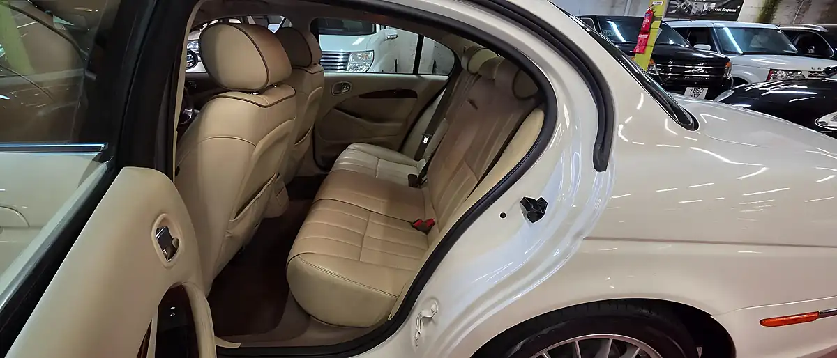 Used 20007 Jaguar S-Type Se White - Interior and Exterior details 6
