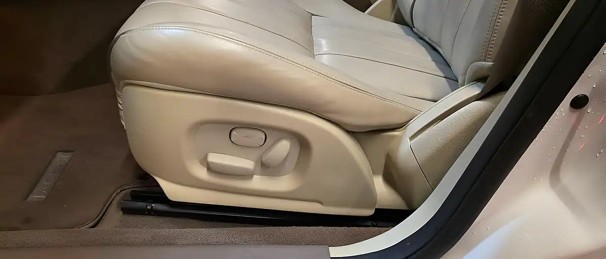 Used 20007 Jaguar S-Type Se White - Interior and Exterior details 7