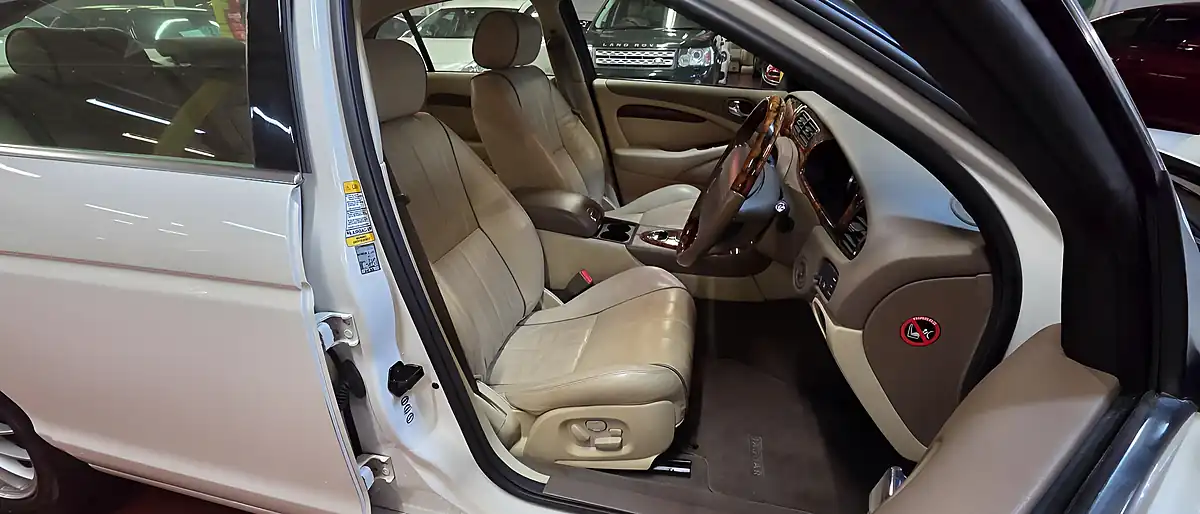 Used 20007 Jaguar S-Type Se White - Interior and Exterior details 8