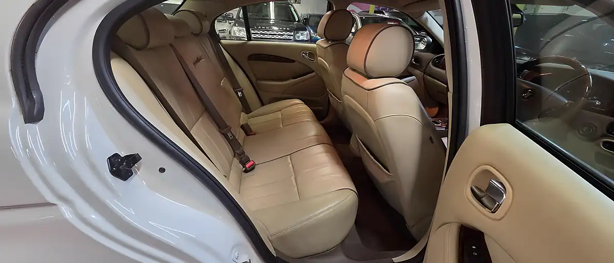 Used 20007 Jaguar S-Type Se White - Interior and Exterior details 9