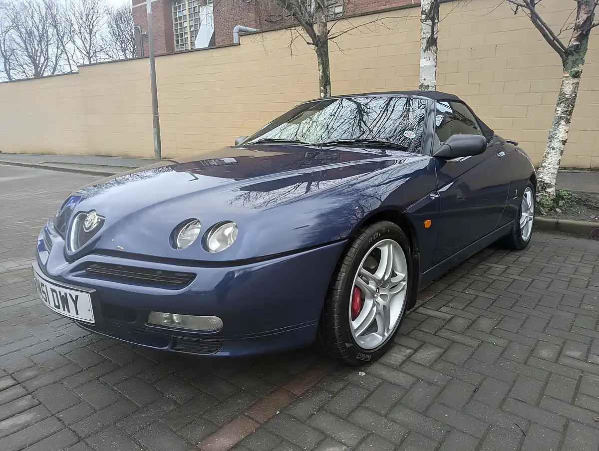 Used 2001 Alfa Romeo Spider Blue Metallic - Interior and Exterior details 4