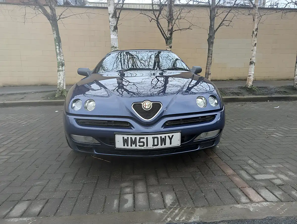 Used 2001 Alfa Romeo Spider Blue Metallic - Interior and Exterior details 8