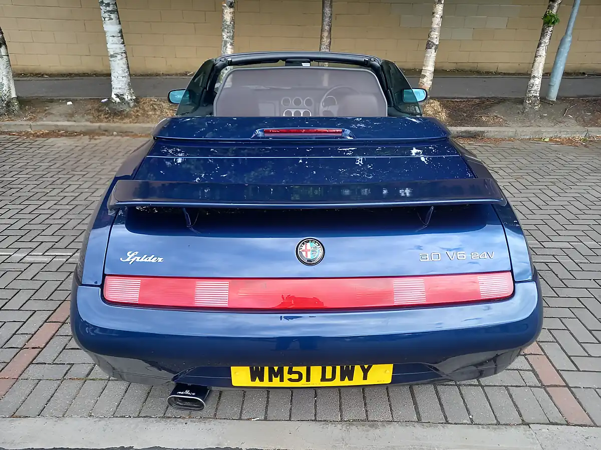 Used 2001 Alfa Romeo Spider Blue Metallic - Interior and Exterior details 10