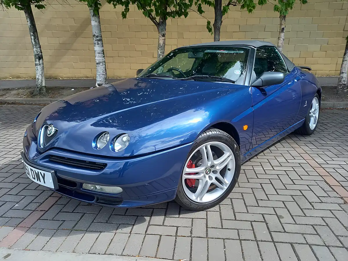 Used 2001 Alfa Romeo Spider Blue Metallic - Interior and Exterior details 4