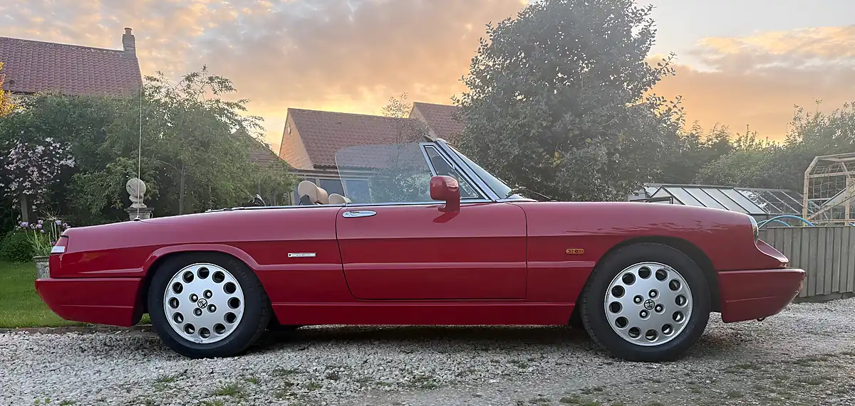 Used 2001 Alfa Romeo Spider S4 Red - Interior and Exterior details 12
