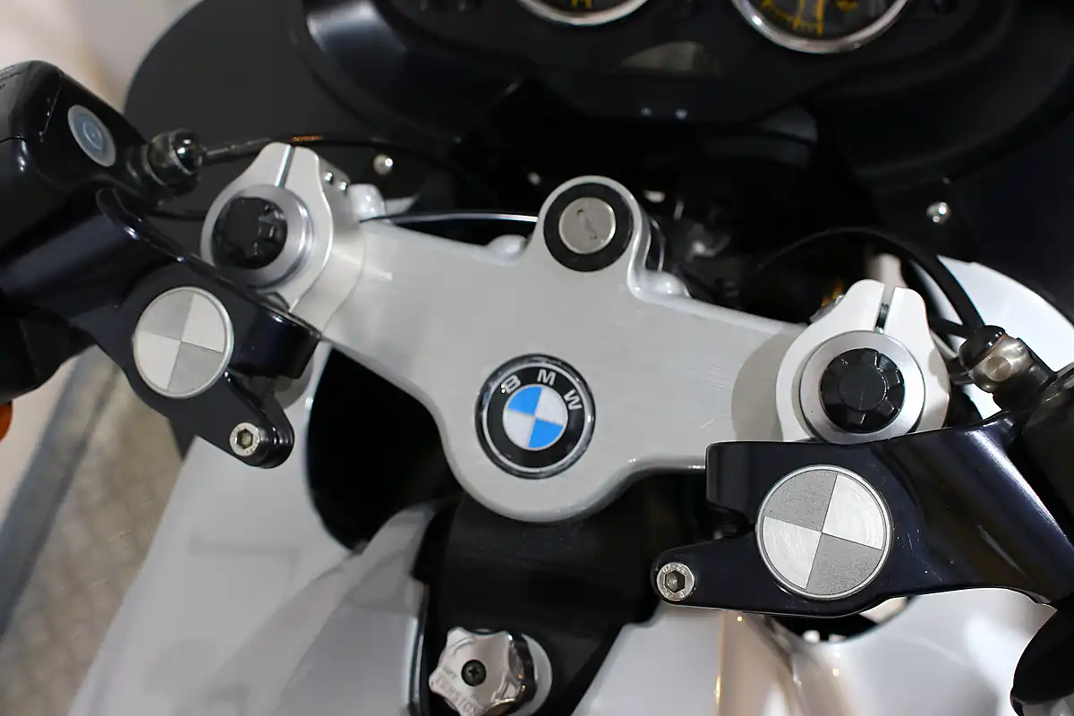 Used 2001 BMW R1100S Yellow - Interior and Exterior details 9