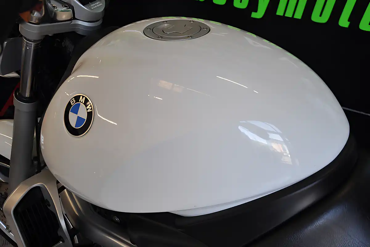 Used 2001 BMW R850R White - Interior and Exterior details 17