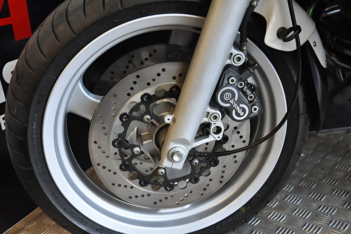 Used 2001 BMW R850R White - Interior and Exterior details 18