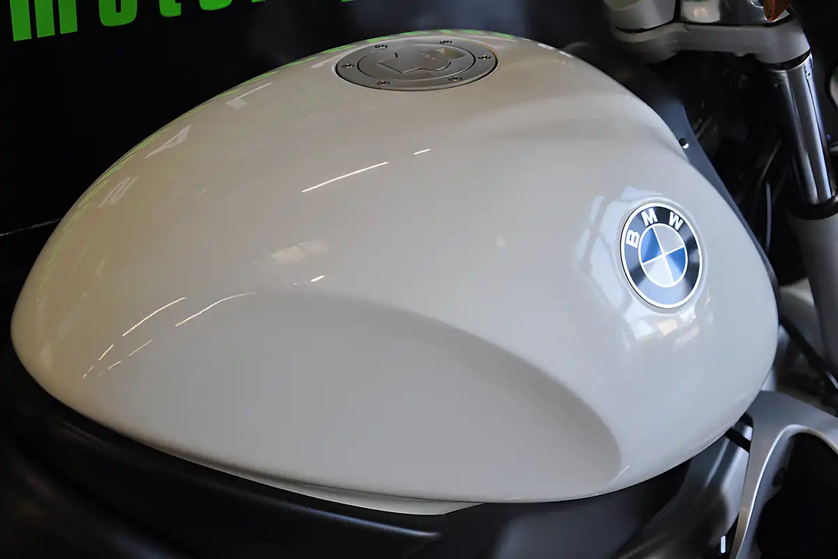 Used 2001 BMW R850R White - Interior and Exterior details 9
