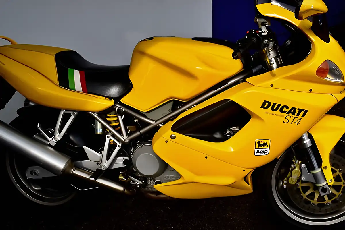 Used 2001 Ducati St4 Yellow - Interior and Exterior details 16