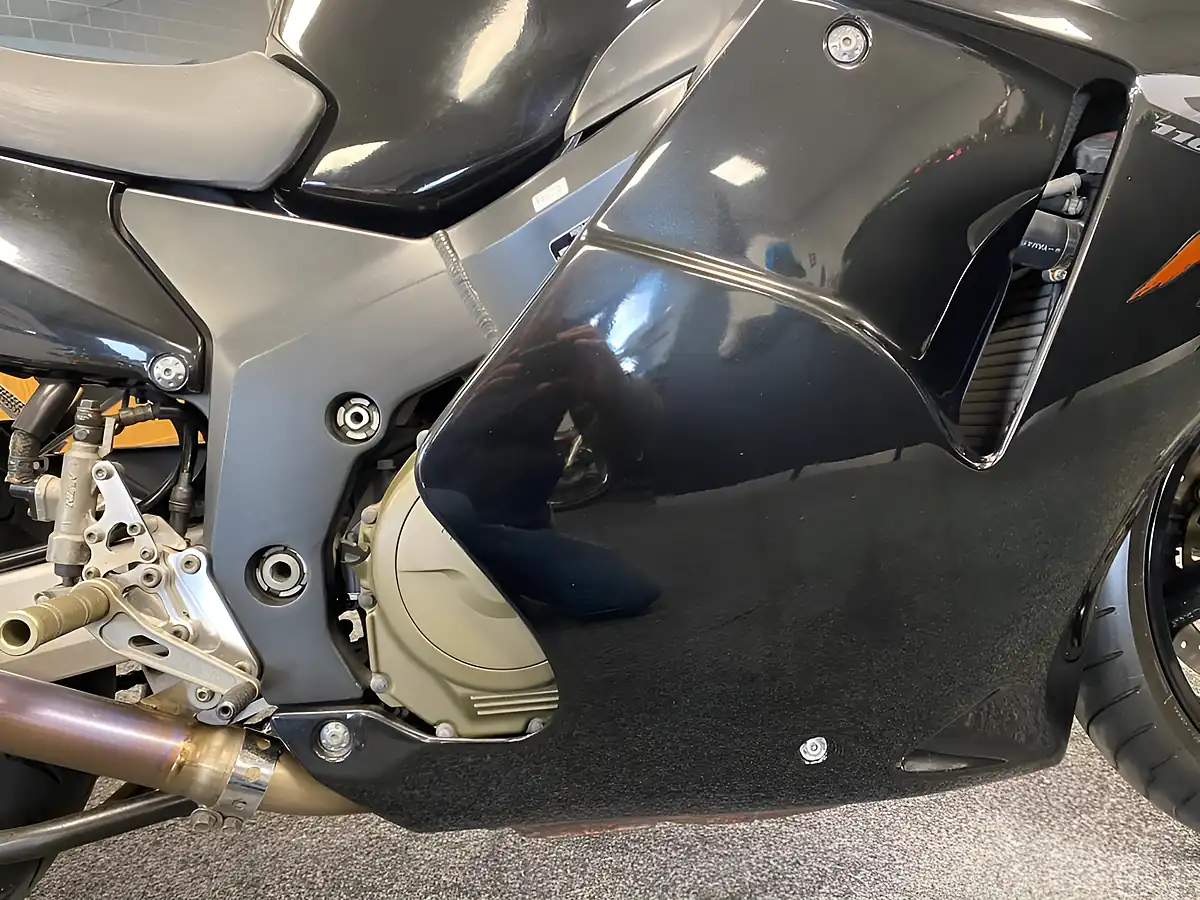 Used 2001 Honda CBR1100 Xx Black - Interior and Exterior details 19