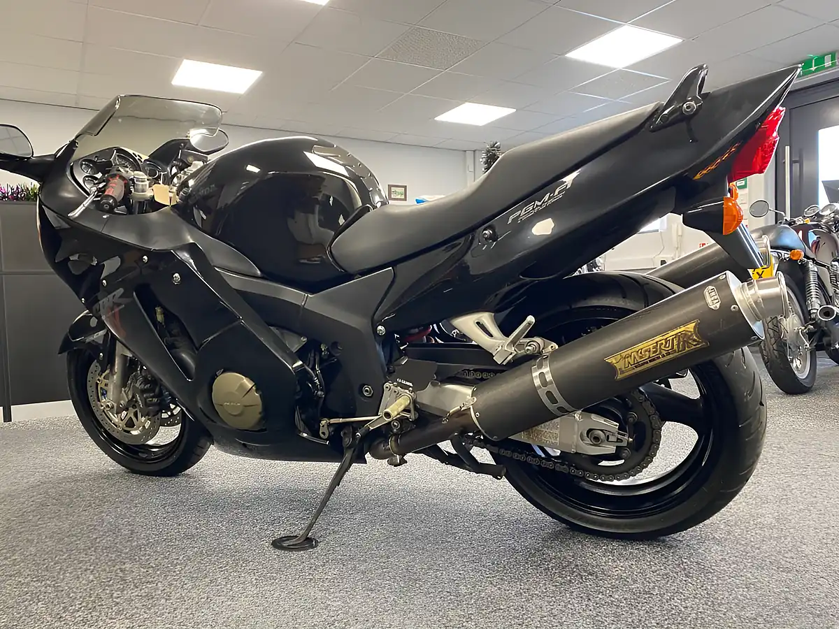 Used 2001 Honda CBR1100 Xx Black - Interior and Exterior details 7
