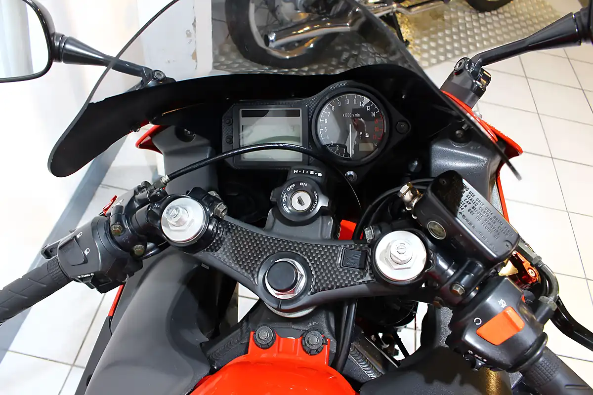 Used 2001 Honda CBR600 F Sport Red - Interior and Exterior details 3