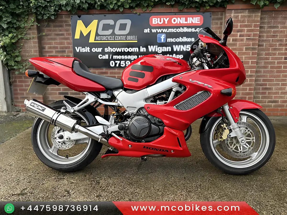 Used 2001 Honda Vtr 1000 Firestorm Red - Front View
