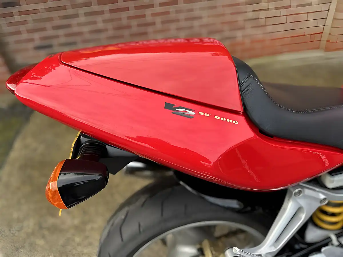 Used 2001 Honda Vtr 1000 Firestorm Red - Interior and Exterior details 5